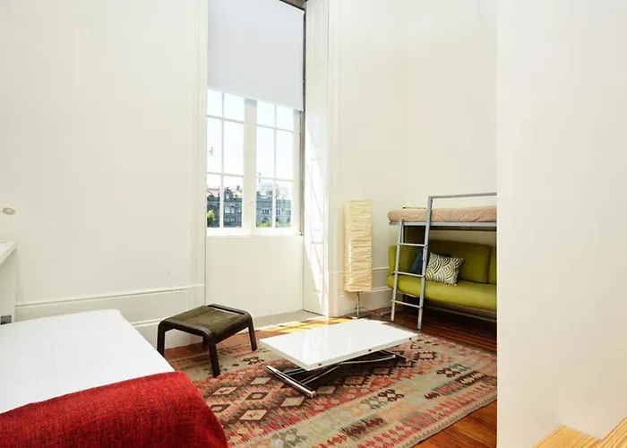 بيت شباب The Passenger